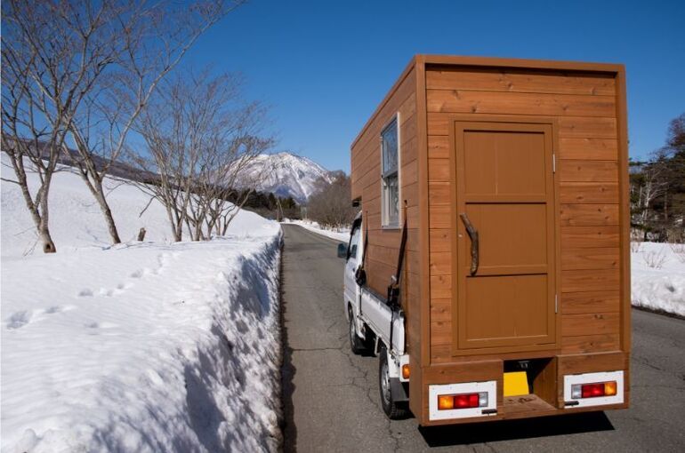 キャンピングカー トラック選び完全ガイド！基礎知識から人気車種などを解説